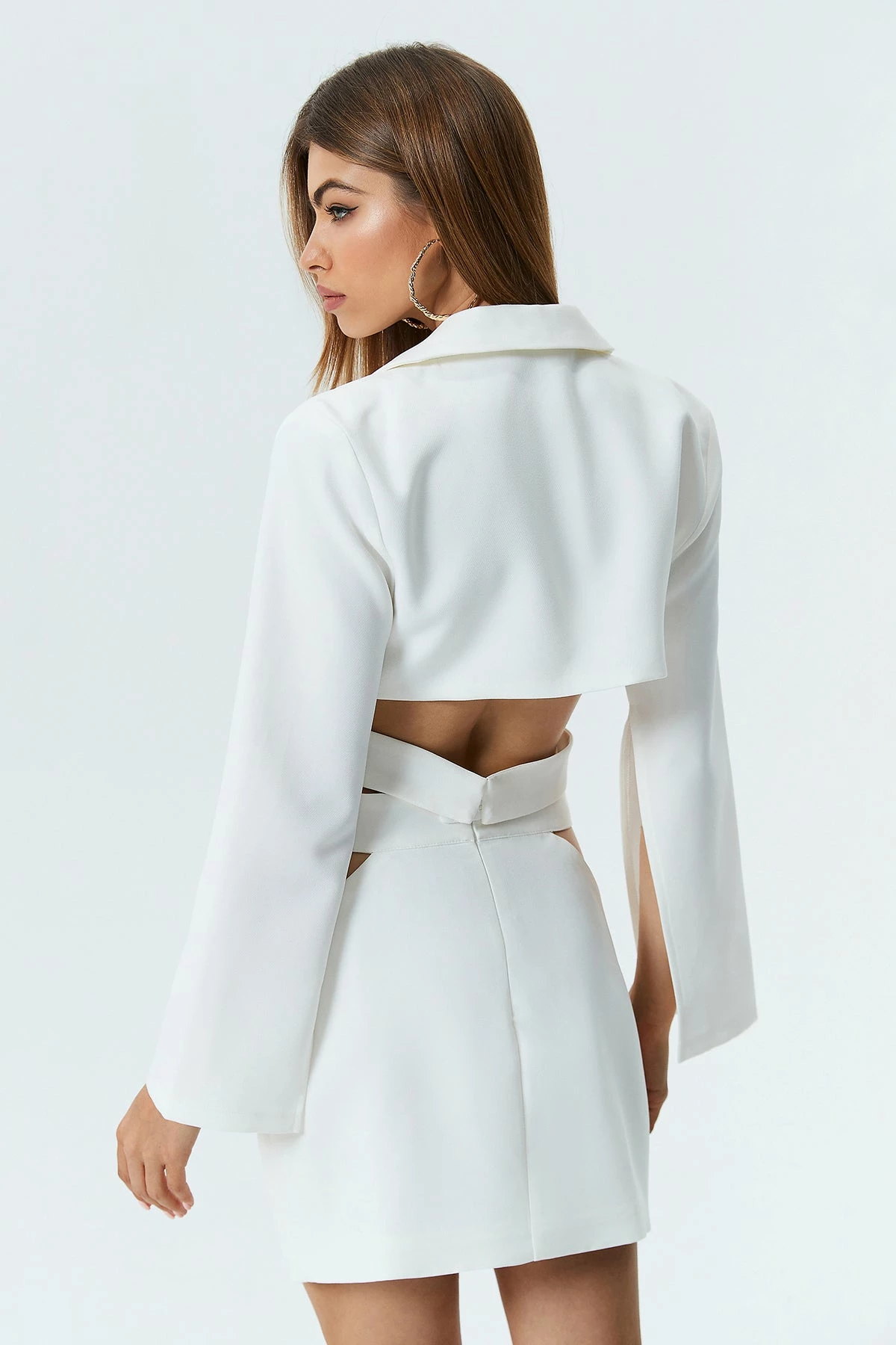 Solado Lapel Neck Long Sleeve Crop Top & Cut Out Skirt Set 2 Solado Lapel Neck Long Sleeve Crop Top & Cut Out Skirt Set - Image 2