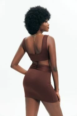 Alternative view of Solado Solid Backless Crop Top & High Waist Knot Skirt Set