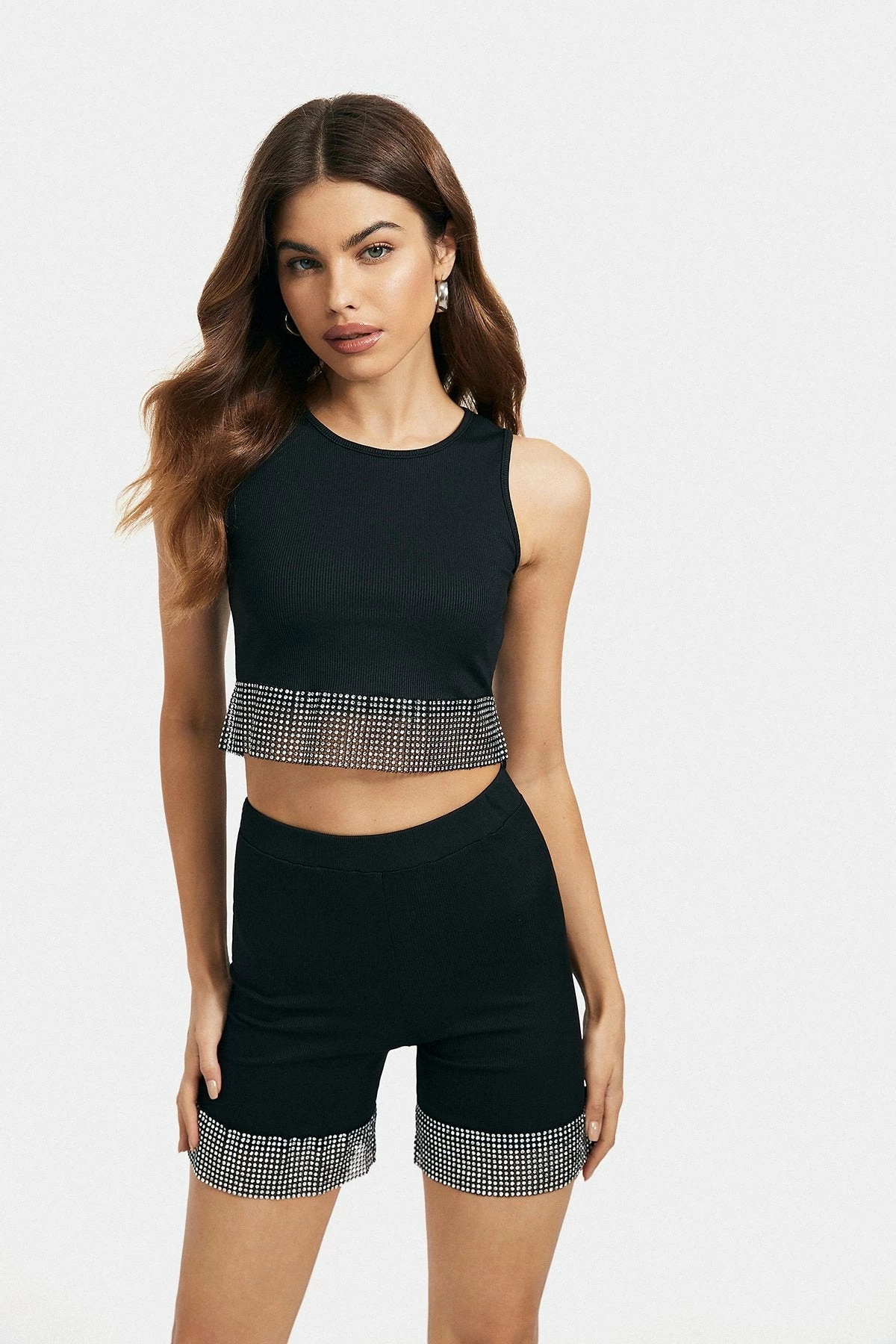 Solado Solid Sleeveless Tank Top & Rhinestone Splicing Shorts Set 3 Solado Solid Sleeveless Tank Top & Rhinestone Splicing Shorts Set - Image 3