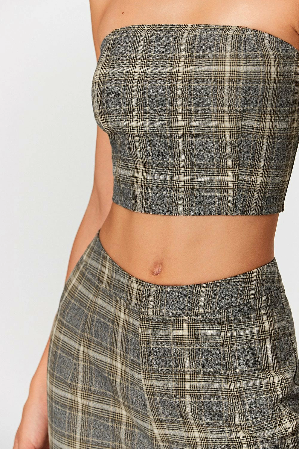 SOLADO Check Print Tube Top & High Waist Pants Set 5 SOLADO Check Print Tube Top & High Waist Pants Set - Image 5