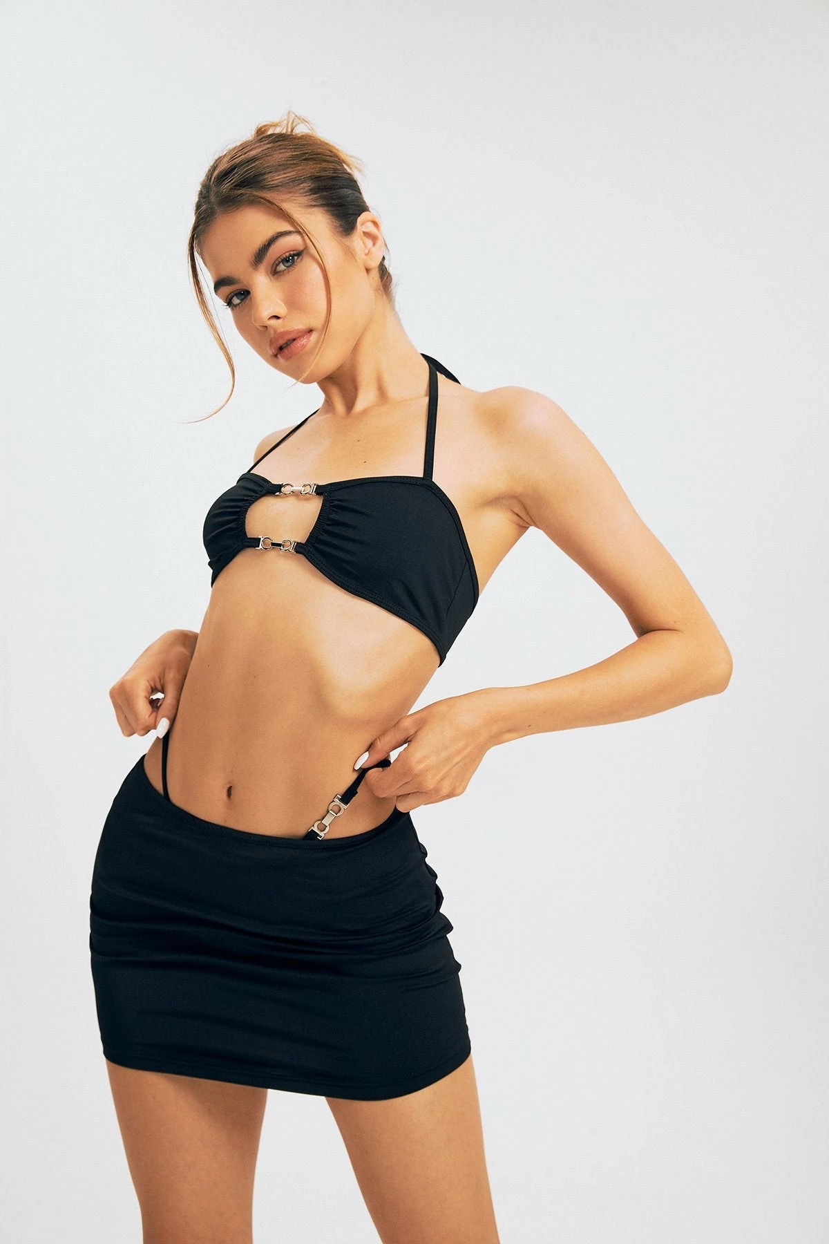 Solado Chain Decor Corset Top & Cut Out Bodycon Skirt Set 1 Solado Chain Decor Corset Top & Cut Out Bodycon Skirt Set