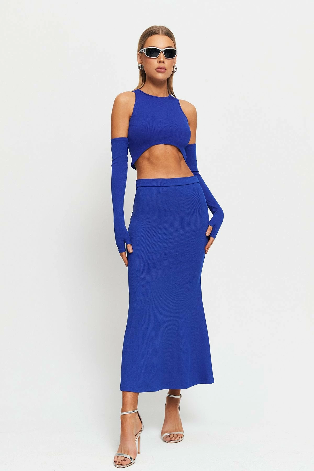 SOLADO Ribbed Asymmetrical Hem Crop Top With Oversleeve 4 SOLADO Ribbed Asymmetrical Hem Crop Top With Oversleeve - Image 4