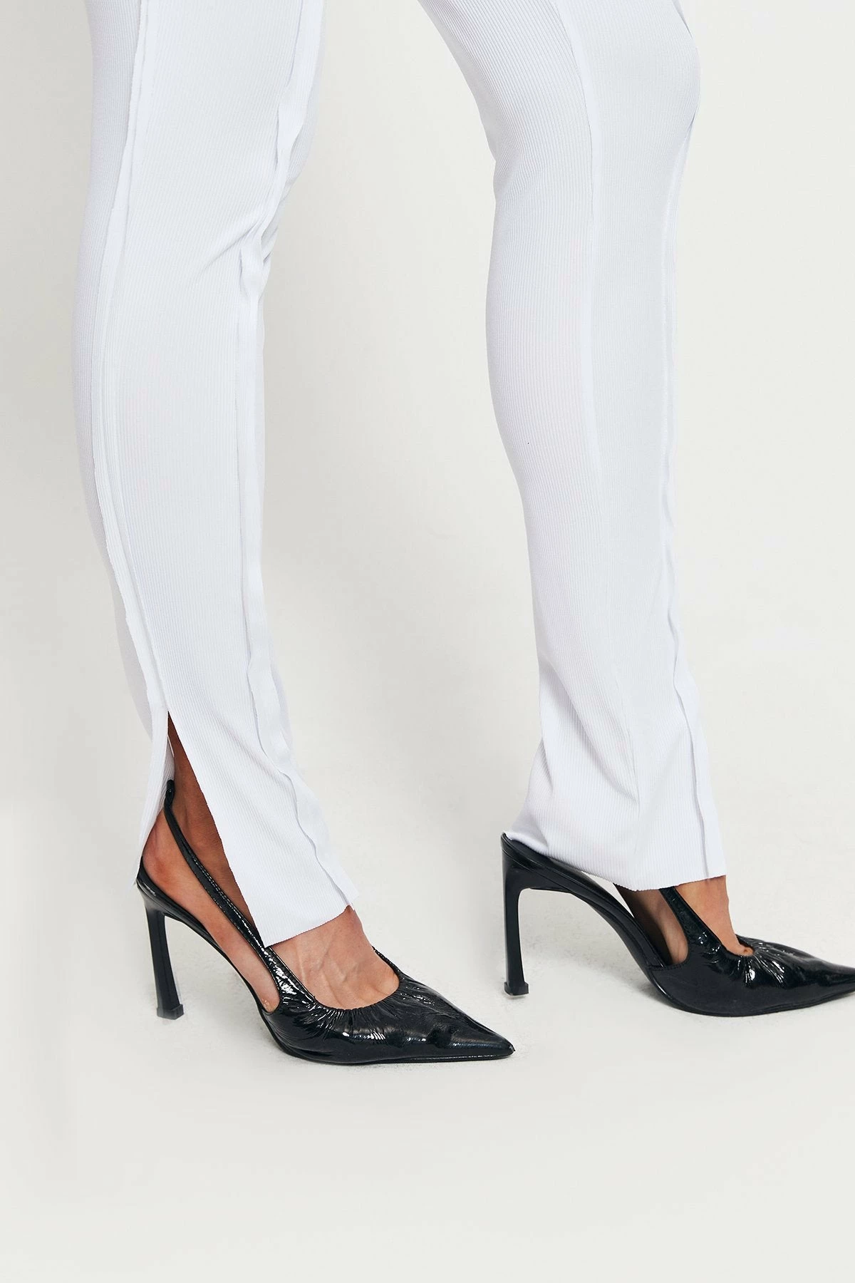 SOLADO High Waist Seam Detail Split Hem Skinny Pants 5 SOLADO High Waist Seam Detail Split Hem Skinny Pants - Image 5