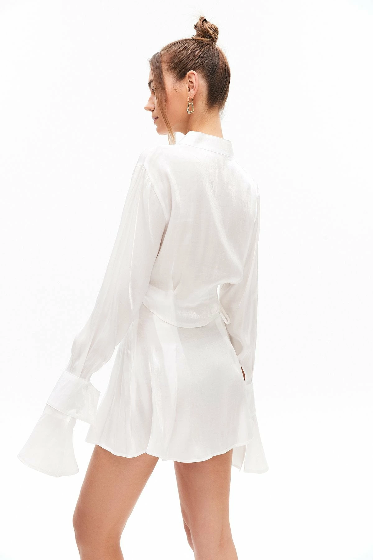 Solado Flared Sleeve Crop Top & Solid Pleated Skirt Set 2 Solado Flared Sleeve Crop Top & Solid Pleated Skirt Set - Image 2