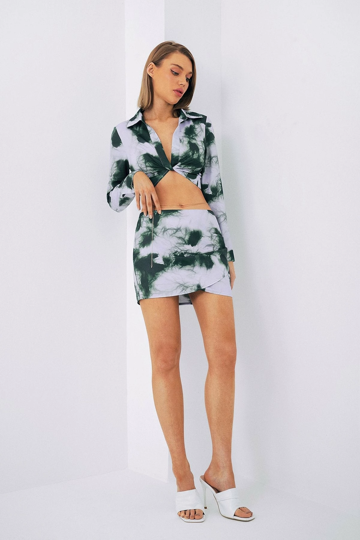 SOLADO Abstract Print Twist Front Long Sleeve Top 3 SOLADO Abstract Print Twist Front Long Sleeve Top - Image 3