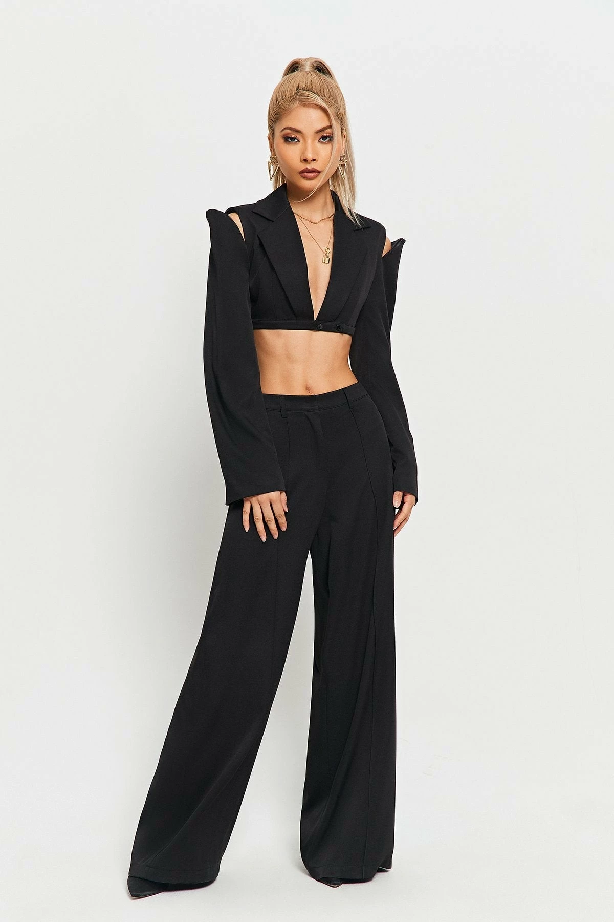 SOLADO Plunging Neck Cut Out Cold Shoulder Long Sleeve Top 4 SOLADO Plunging Neck Cut Out Cold Shoulder Long Sleeve Top - Image 4