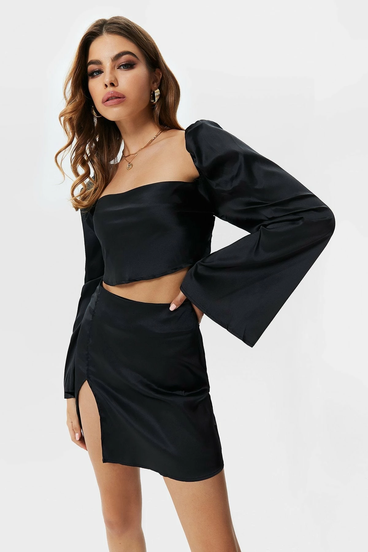 Solado Backless Crop Top & Slit Hem Skirt Set 4 Solado Backless Crop Top & Slit Hem Skirt Set - Image 4