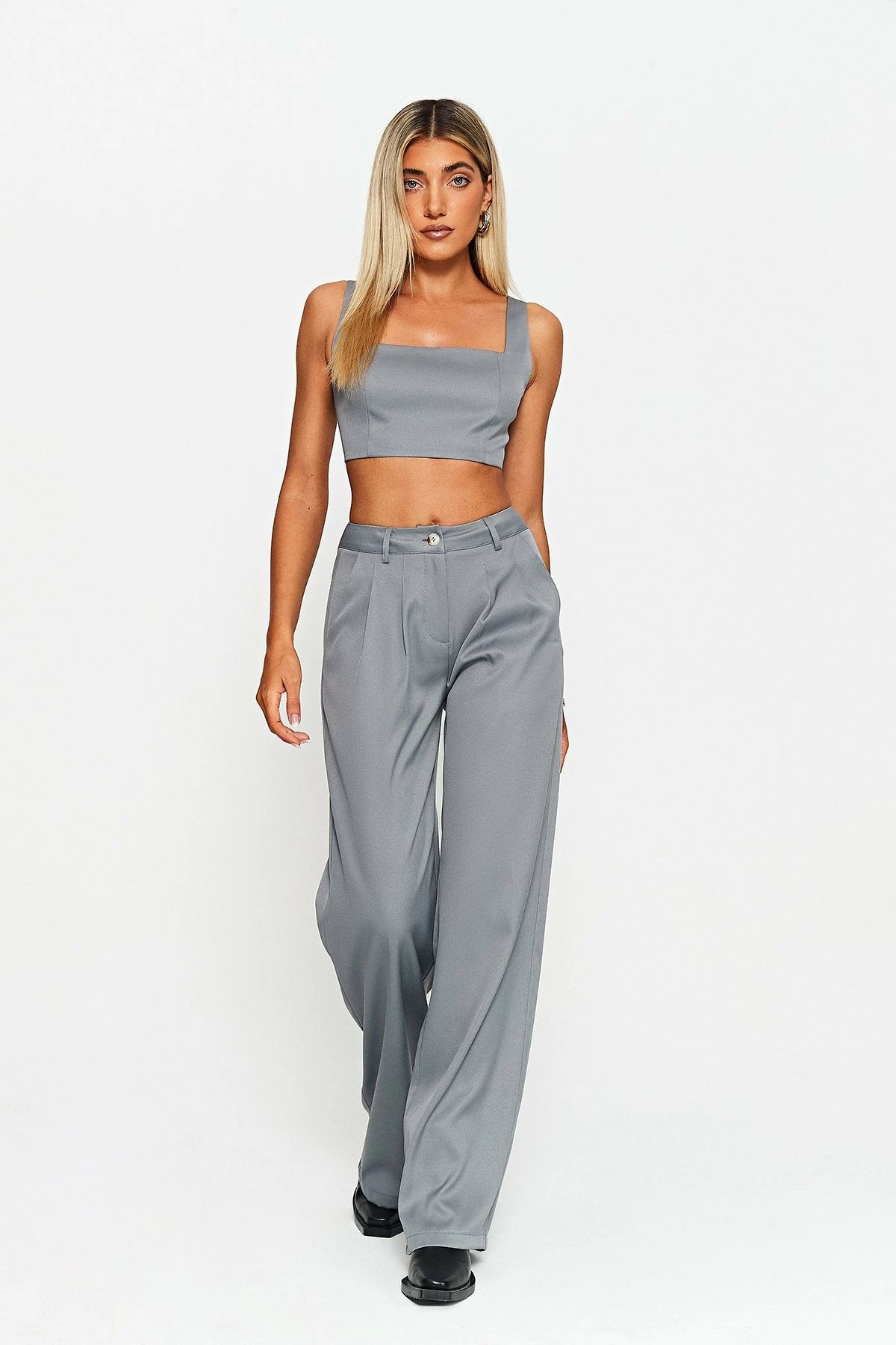 SOLADO Basic Square Neck Tank Top & Draped Pants Set 3 SOLADO Basic Square Neck Tank Top & Draped Pants Set - Image 3