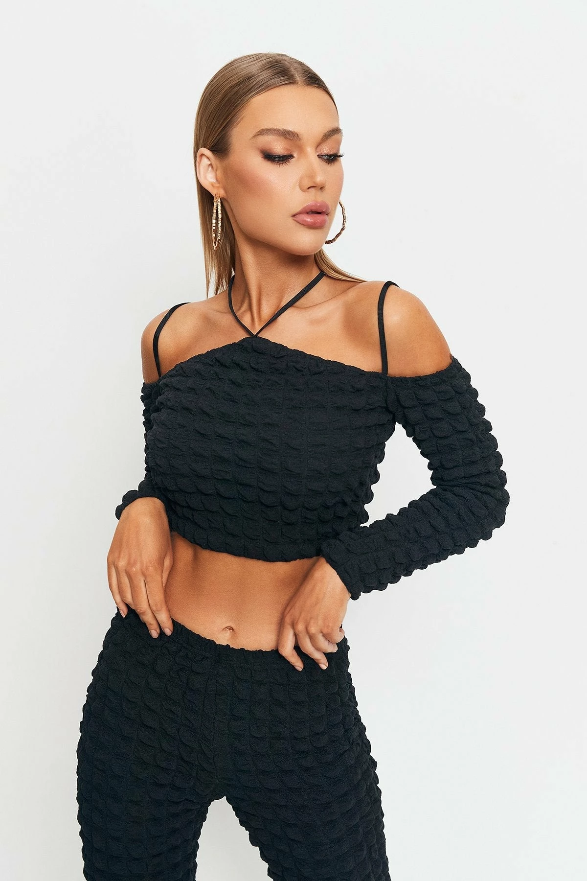 SOLADO Halter Neck Cold Shoulder Bubble Textured Crop Top 4 SOLADO Halter Neck Cold Shoulder Bubble Textured Crop Top - Image 4