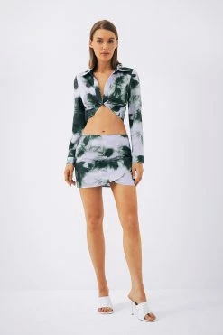 SOLADO Abstract Print Twist Front Long Sleeve Top 10 SOLADO Abstract Print Twist Front Long Sleeve Top -Solado Shop jpeg 5a40641f 928e 45a3 8629 88b7fd8f2c3f 1800x1800