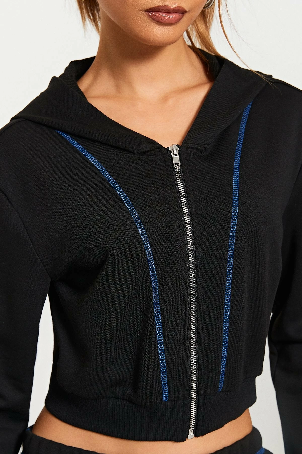 SOLADO Top-stitching Zipper Front Long Sleeve Hoodie 5 SOLADO Top-stitching Zipper Front Long Sleeve Hoodie - Image 5