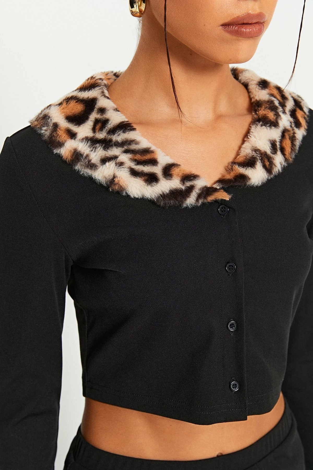 SOLADO Leopard Print Fluffy Crop Top & Ribbed Skirt Set 5 SOLADO Leopard Print Fluffy Crop Top & Ribbed Skirt Set - Image 5
