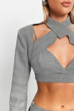SOLADO 2 In 1 Halter Neck Check Print Cut Out Long Sleeve Top 11 SOLADO 2 In 1 Halter Neck Check Print Cut Out Long Sleeve Top -Solado Shop jpeg 6e4c4215 a60d 4dce b391 8cb4a2129125 1800x1800