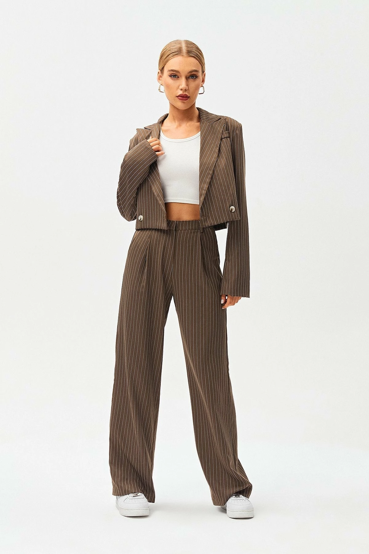 SOLADO Low Waist Stripe Print Dual Pocket Suit Pants 4 SOLADO Low Waist Stripe Print Dual Pocket Suit Pants - Image 4