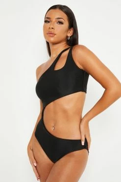 Solado One Shoulder Cut Out Solid One-piece Swimsuit 7 Solado One Shoulder Cut Out Solid One-piece Swimsuit -Solado Shop jpeg 7e48d6cc 109d 4b09 a394 9480410f347b 1800x1800