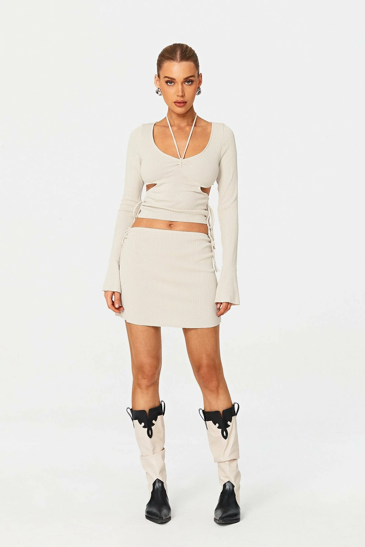 SOLADO Halter Neck Cut Out Drawstring Ruched Long Sleeve Top 4 SOLADO Halter Neck Cut Out Drawstring Ruched Long Sleeve Top - Image 4