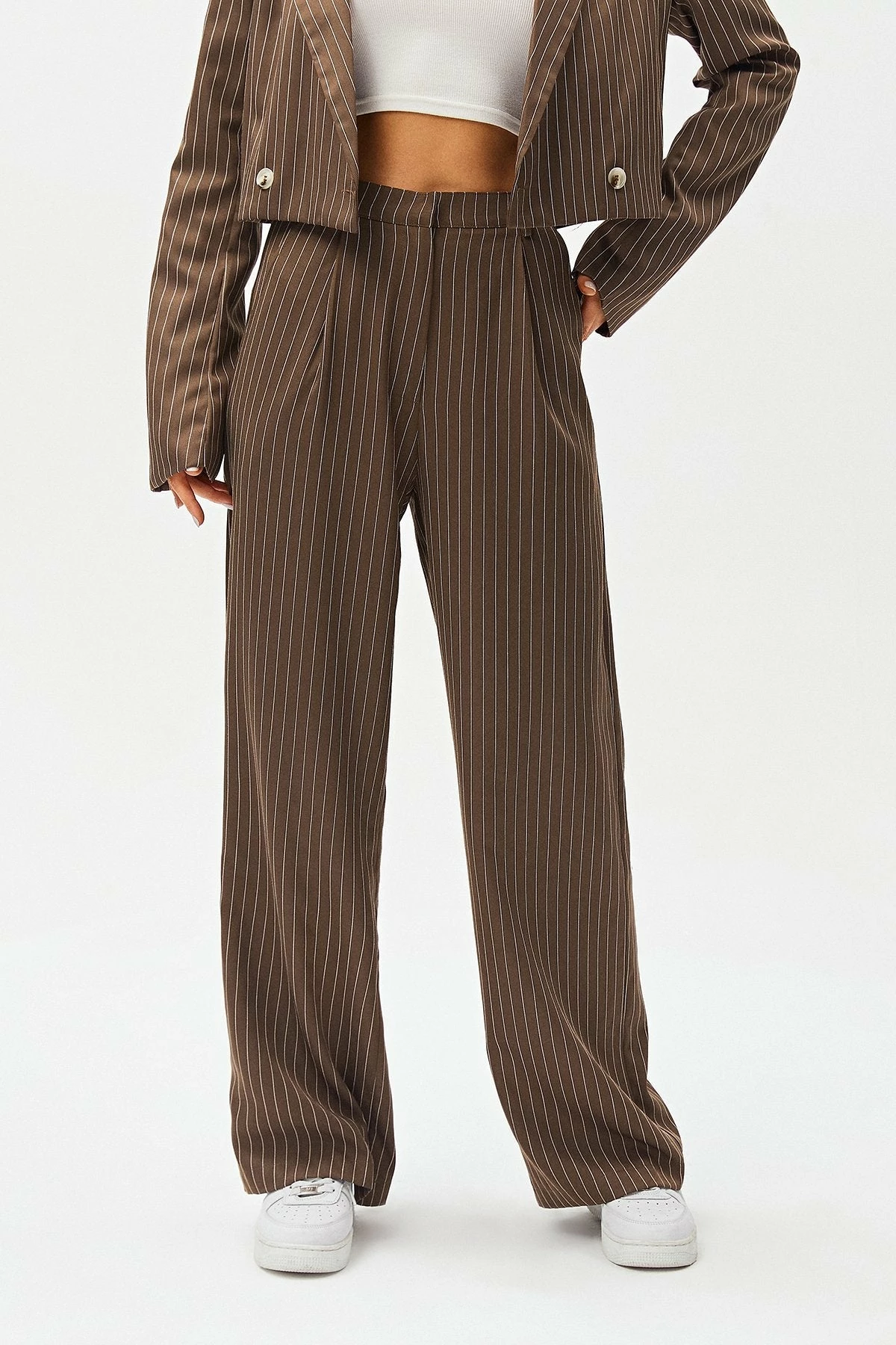 SOLADO Low Waist Stripe Print Dual Pocket Suit Pants 2 SOLADO Low Waist Stripe Print Dual Pocket Suit Pants - Image 2