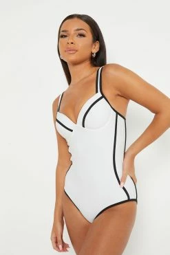 Alternative view of Solado Colorblock Trim Plunging Neck One-piece Swimsuit