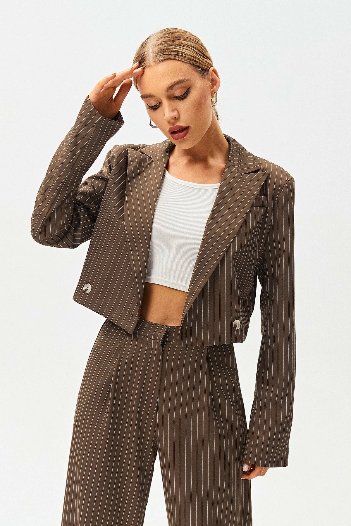 SOLADO Lapel Neck Stripe Print Long Sleeve Crop Blazer 1 SOLADO Lapel Neck Stripe Print Long Sleeve Crop Blazer