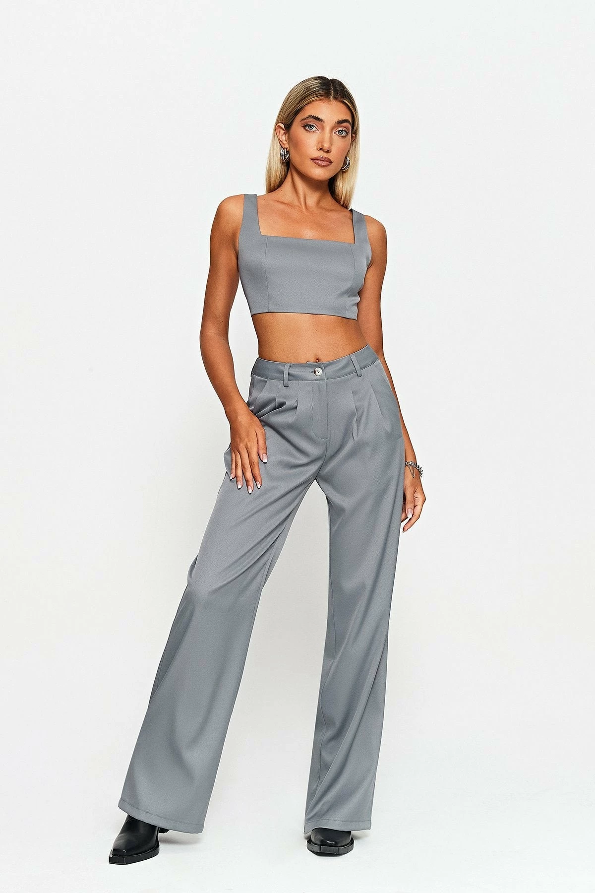 SOLADO Basic Square Neck Tank Top & Draped Pants Set 1 SOLADO Basic Square Neck Tank Top & Draped Pants Set