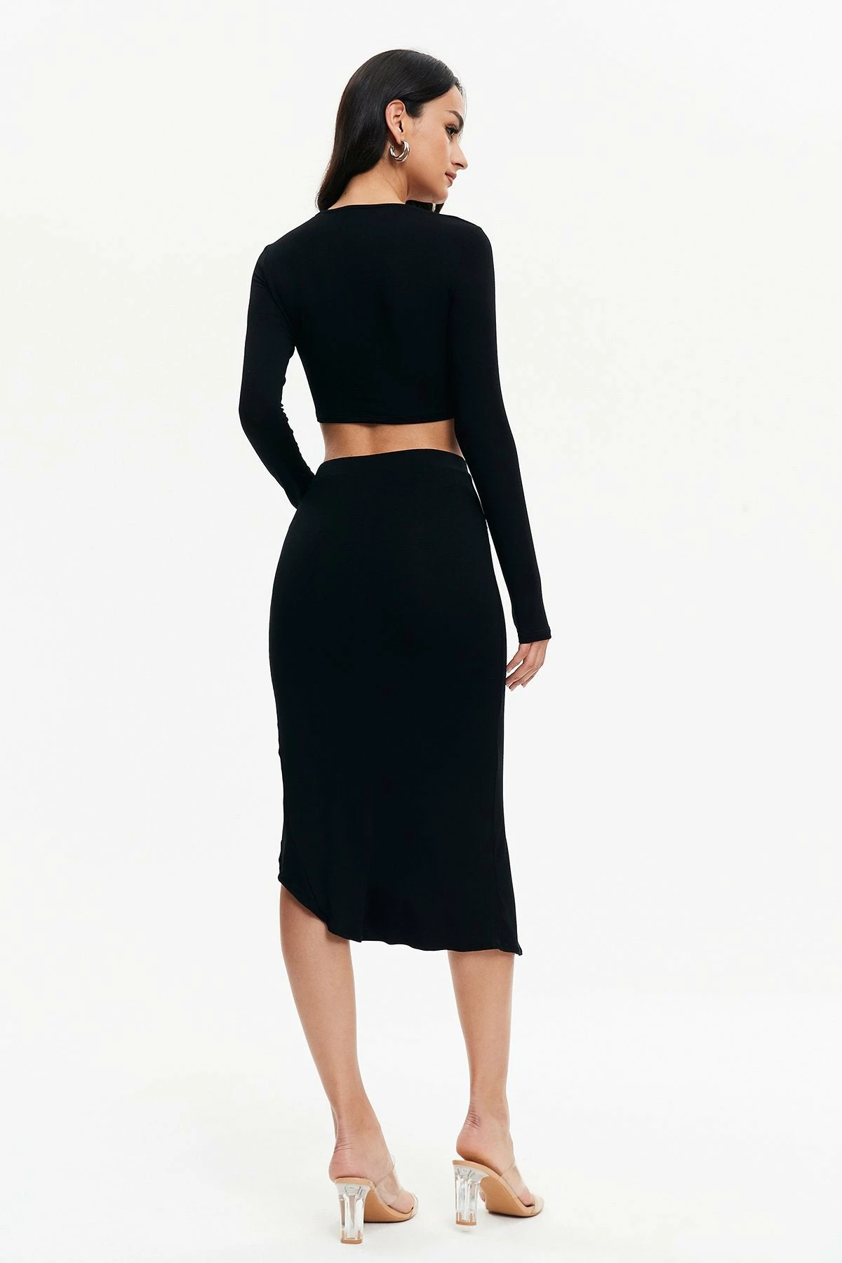Solado Plunging Neck Crop Top & Split Hem Skirt Set 2 Solado Plunging Neck Crop Top & Split Hem Skirt Set - Image 2