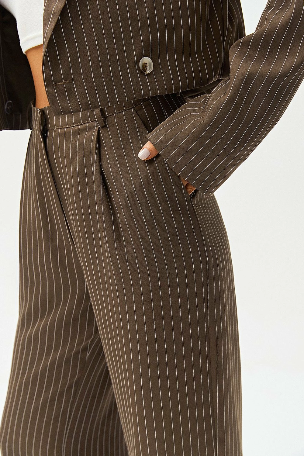 SOLADO Low Waist Stripe Print Dual Pocket Suit Pants 6 SOLADO Low Waist Stripe Print Dual Pocket Suit Pants - Image 6