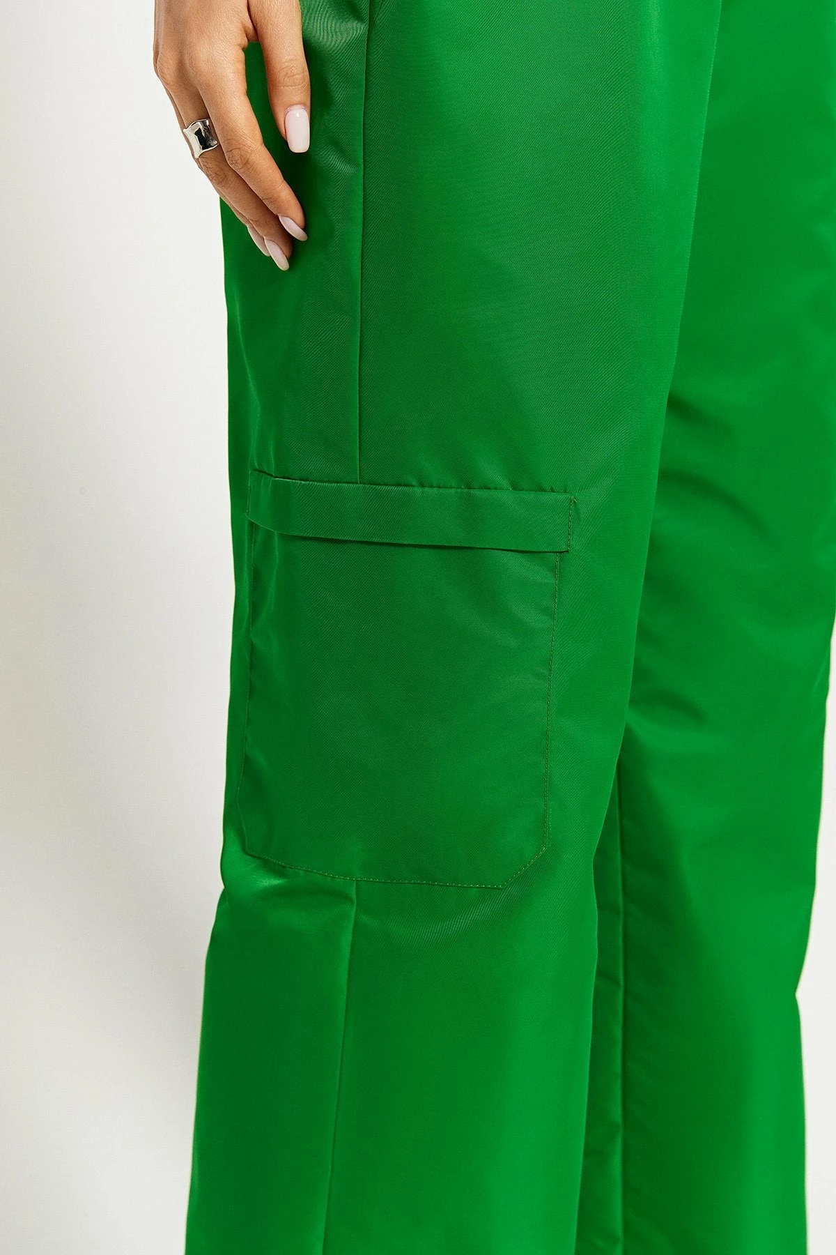 SOLADO Solid Tube Crop Top & Low Waist Cargo Pants Set 5 SOLADO Solid Tube Crop Top & Low Waist Cargo Pants Set - Image 5