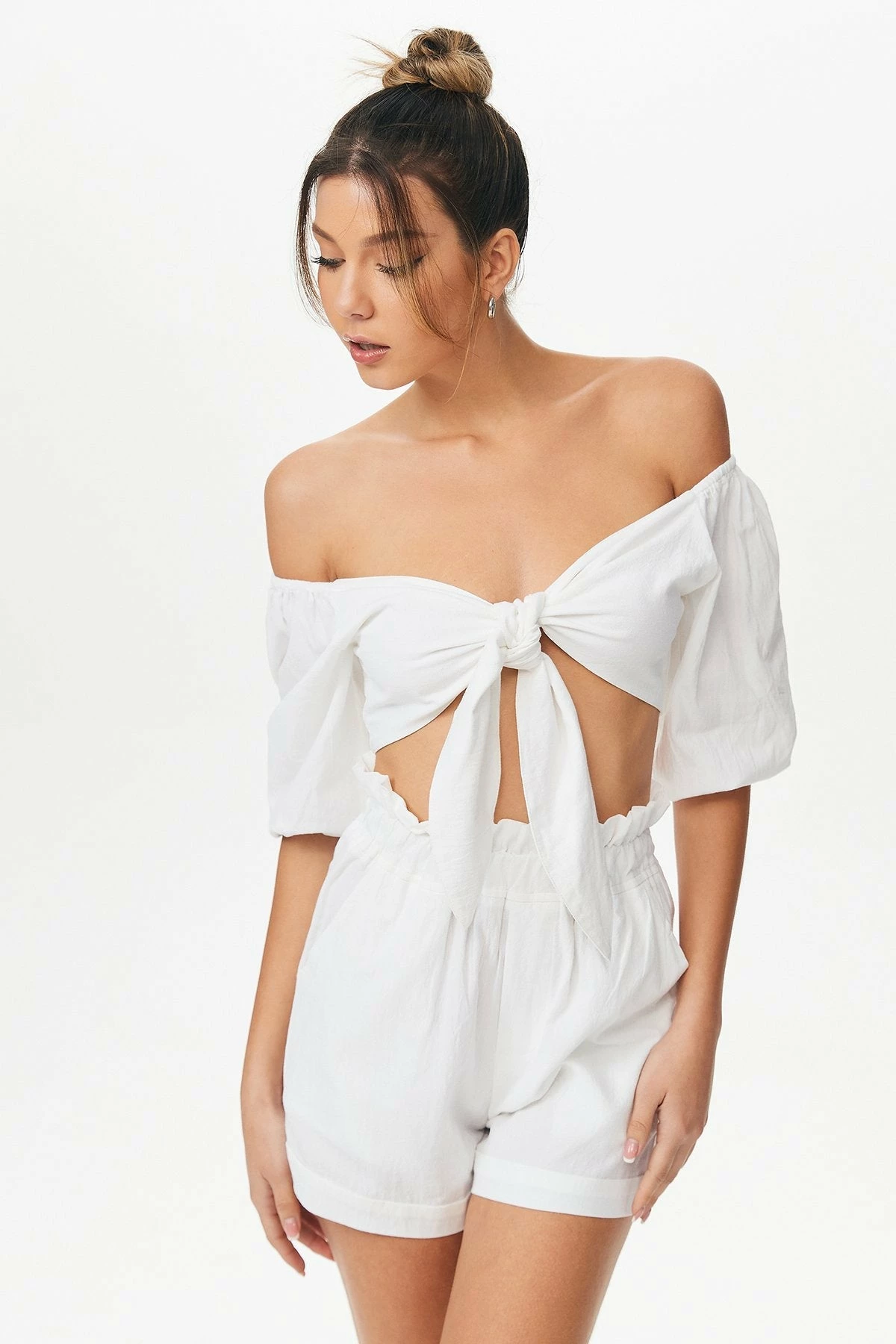 Solado Off Shoulder Crop Top & Paperbag Waist Short Set 3 Solado Off Shoulder Crop Top & Paperbag Waist Short Set - Image 3