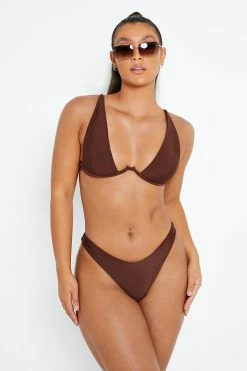 Solado Back Close Solid Underwire Bikini Swimsuit