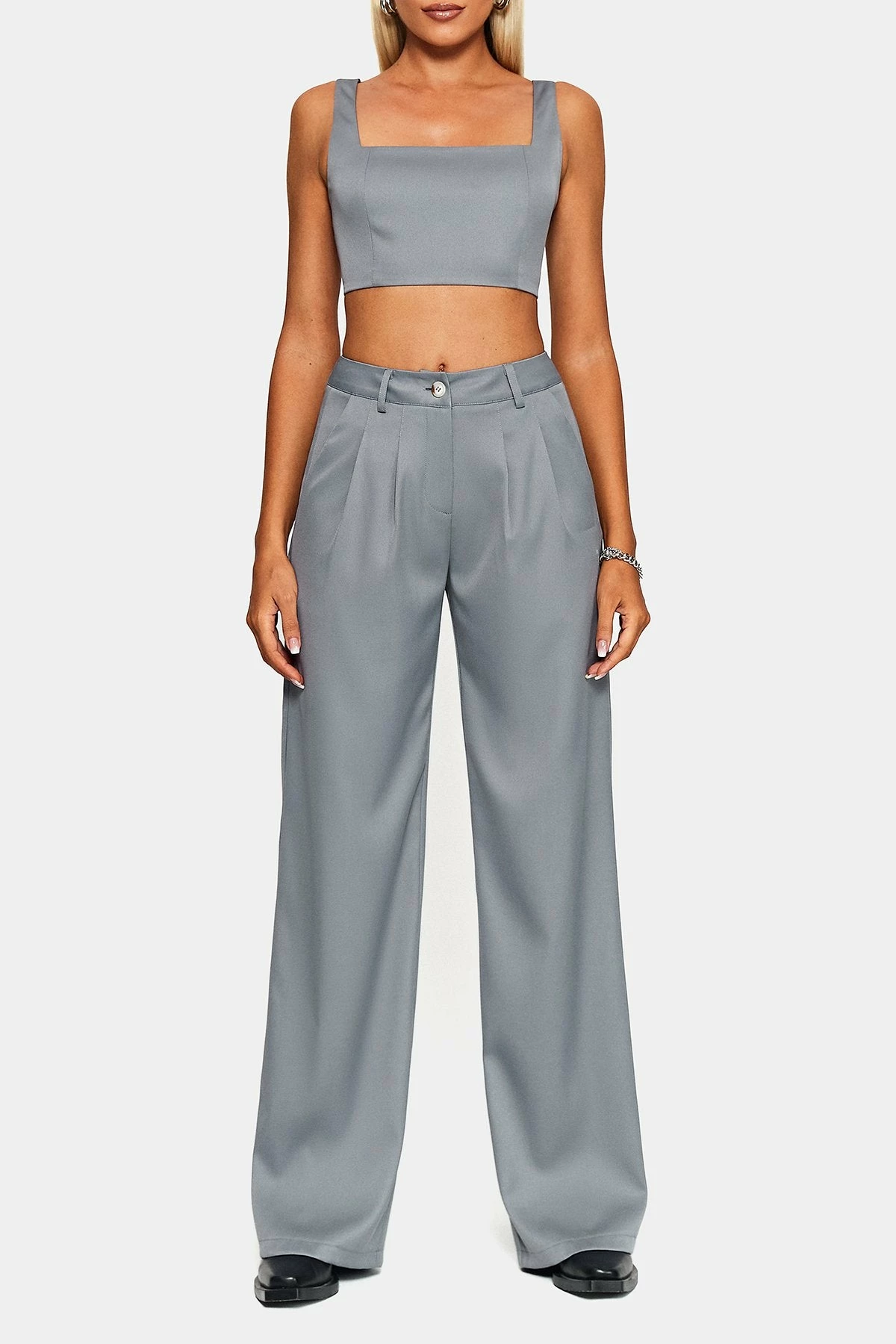 SOLADO Basic Square Neck Tank Top & Draped Pants Set 6 SOLADO Basic Square Neck Tank Top & Draped Pants Set - Image 6