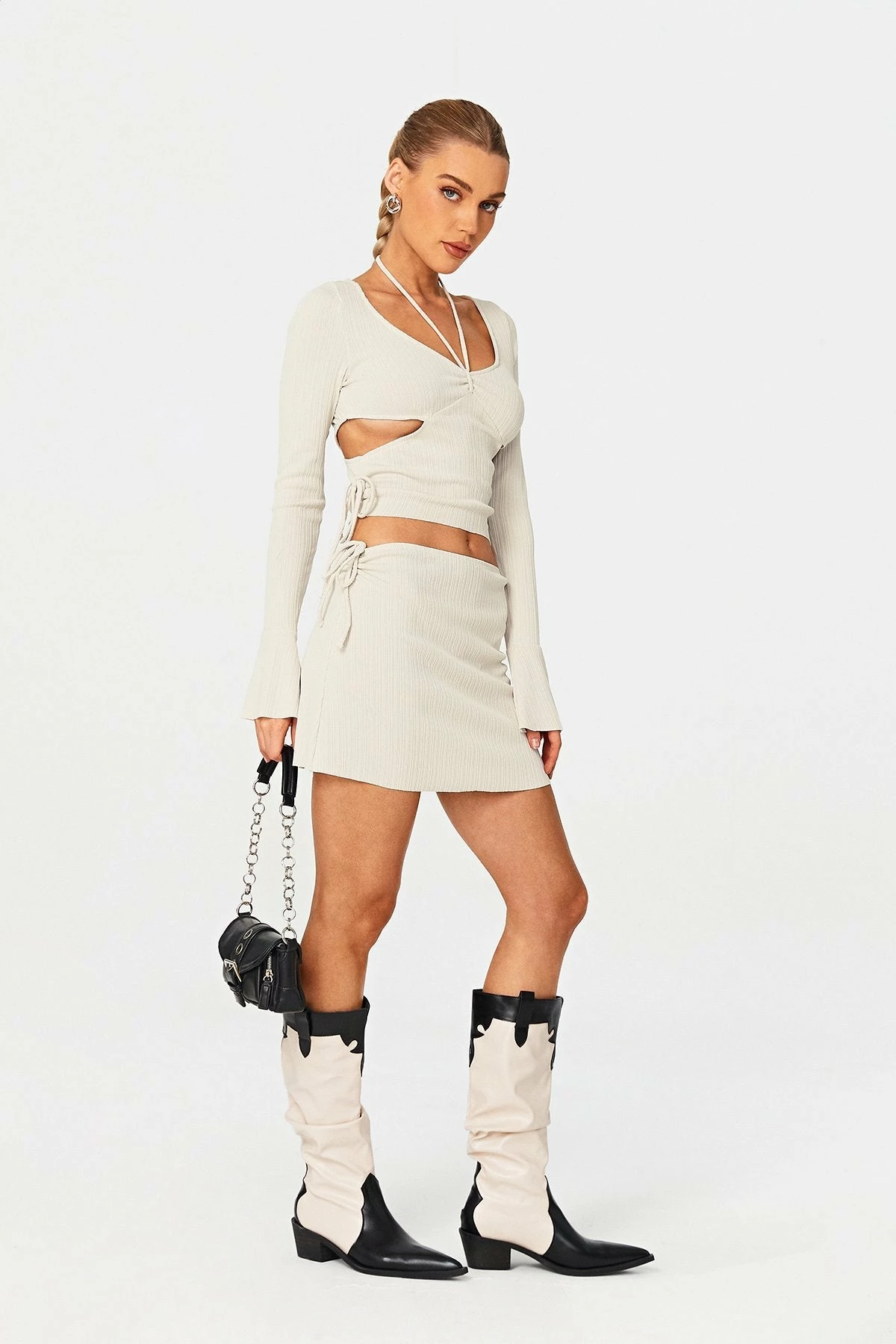 SOLADO Halter Neck Cut Out Drawstring Ruched Long Sleeve Top 3 SOLADO Halter Neck Cut Out Drawstring Ruched Long Sleeve Top - Image 3