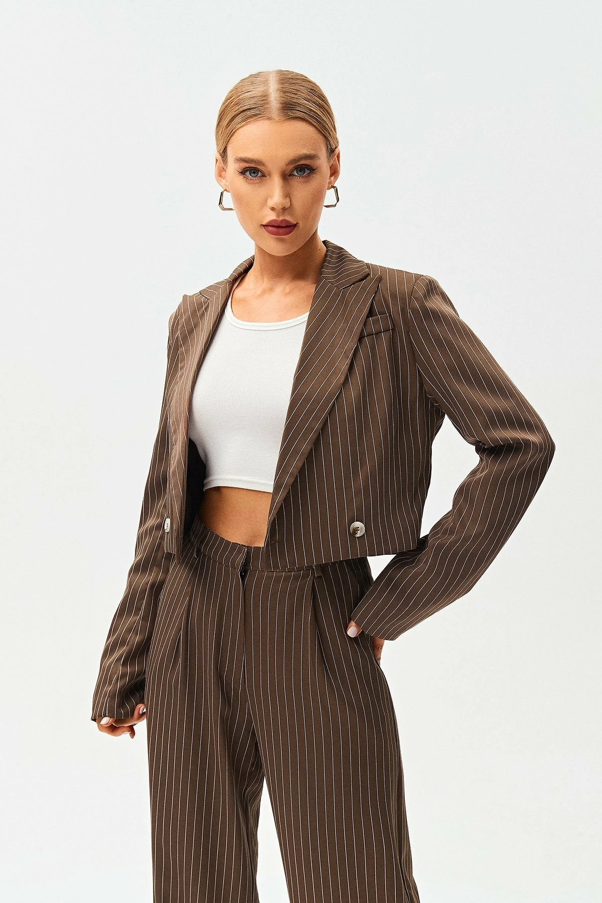 SOLADO Lapel Neck Stripe Print Long Sleeve Crop Blazer 2 SOLADO Lapel Neck Stripe Print Long Sleeve Crop Blazer - Image 2
