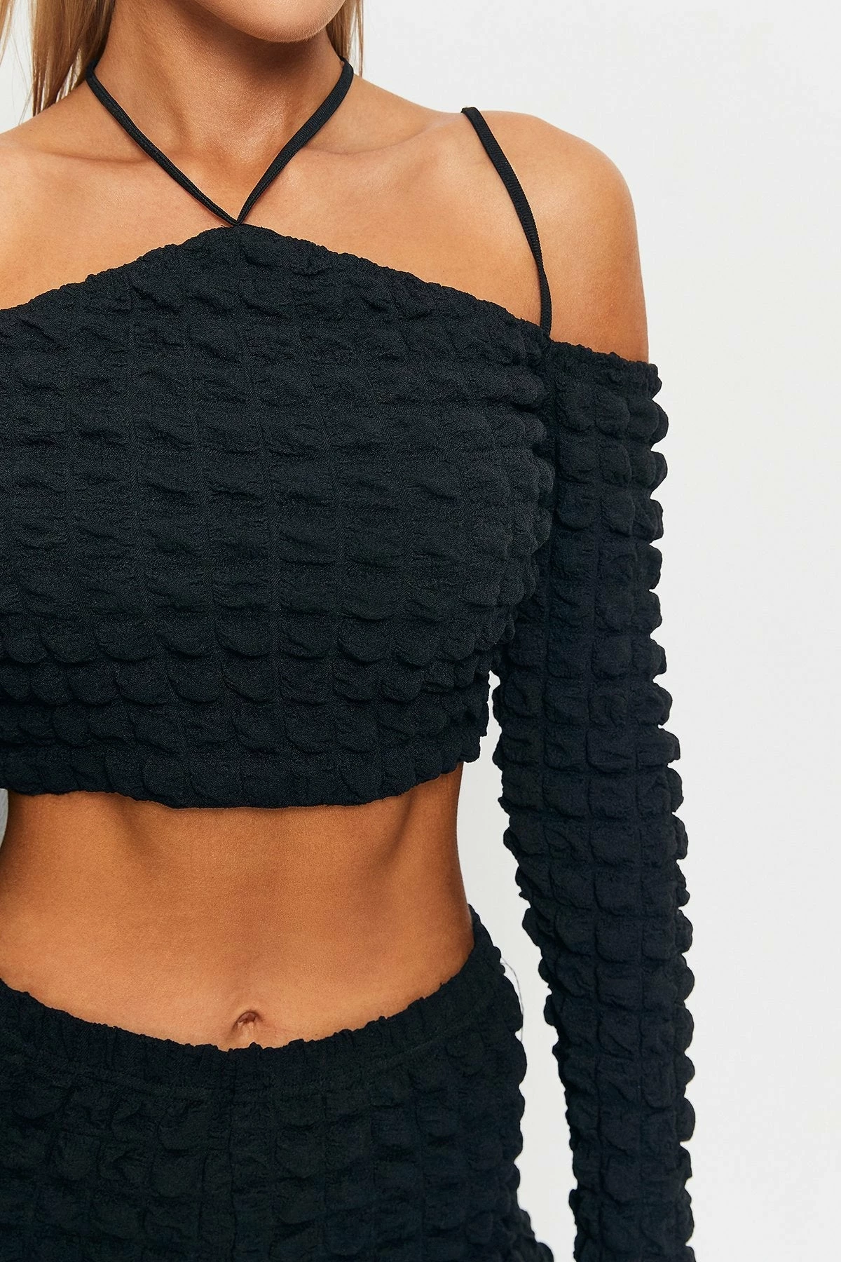 SOLADO Halter Neck Cold Shoulder Bubble Textured Crop Top 6 SOLADO Halter Neck Cold Shoulder Bubble Textured Crop Top - Image 6