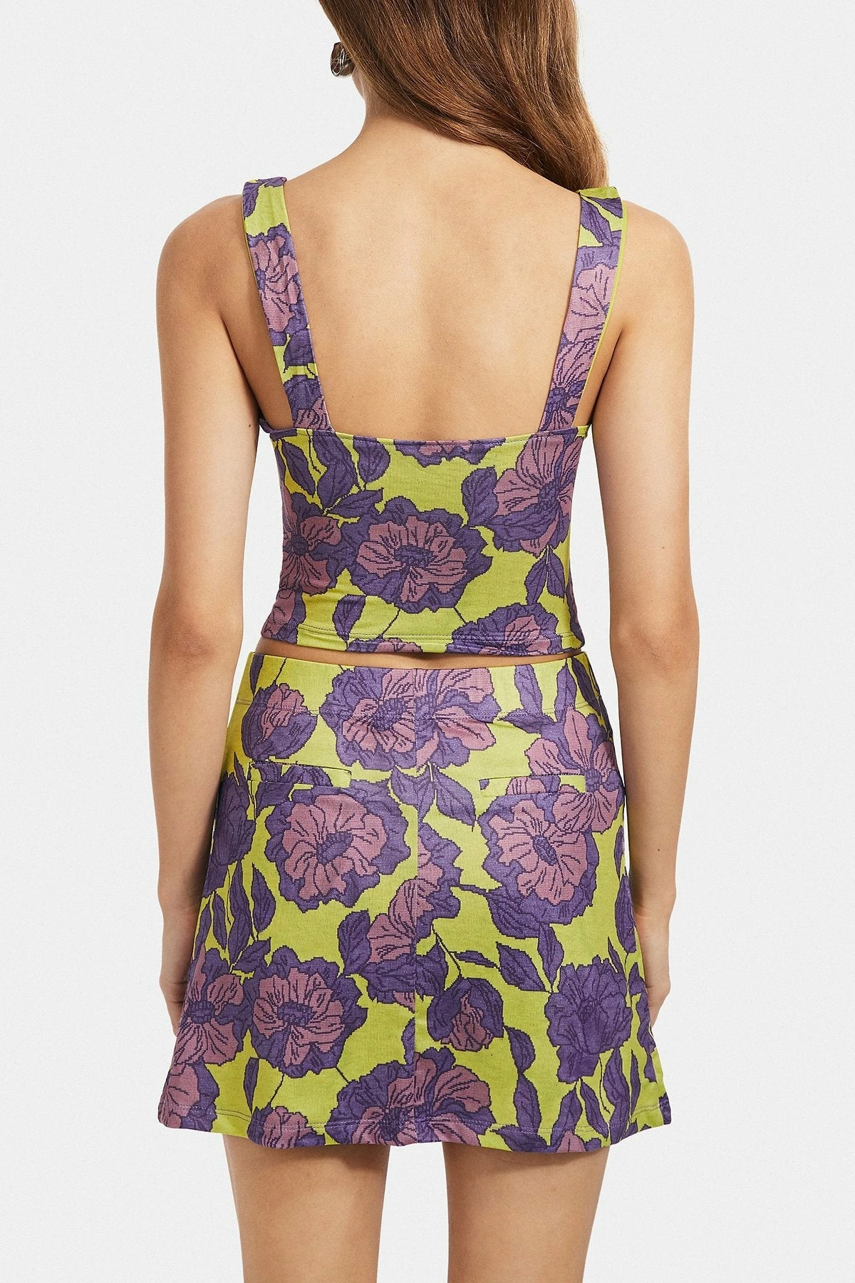 Solado Plunging Neck Backless Crop Top & Floral Print Skirt Set 7 Solado Plunging Neck Backless Crop Top & Floral Print Skirt Set - Image 7