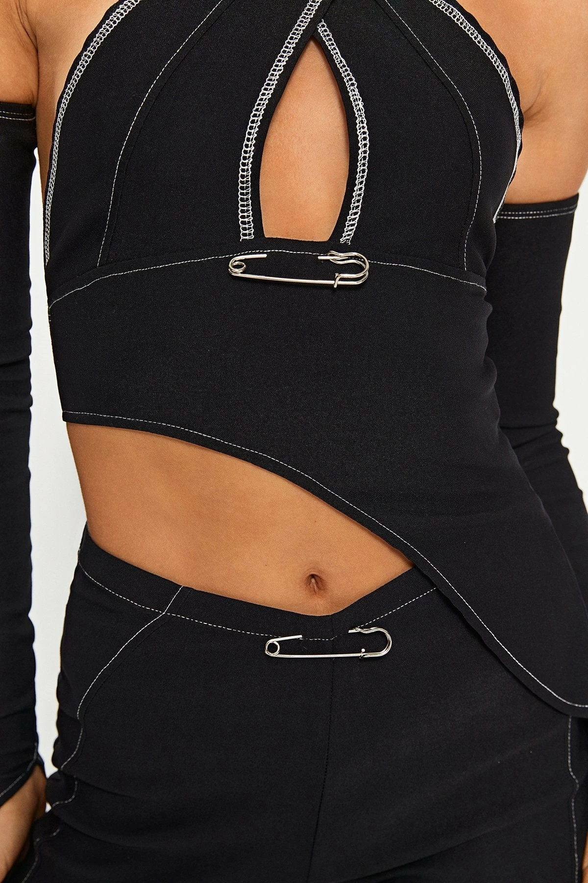 SOLADO Top-stitching Asymmetrical Hem Top & Pin Decor Pants Set With Oversleeve 5 SOLADO Top-stitching Asymmetrical Hem Top & Pin Decor Pants Set With Oversleeve - Image 5