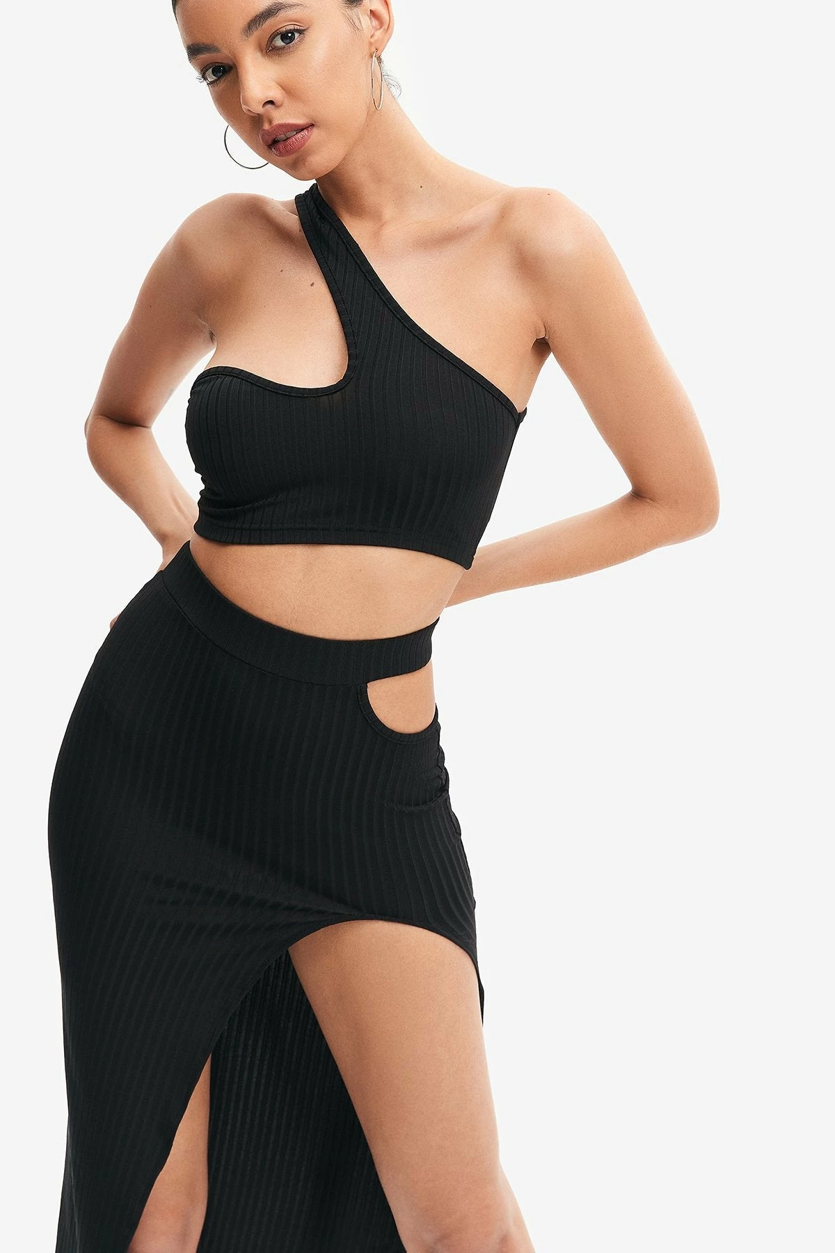 Solado One Shoulder Crop Top & Cut Out Split Skirt Set 4 Solado One Shoulder Crop Top & Cut Out Split Skirt Set - Image 4