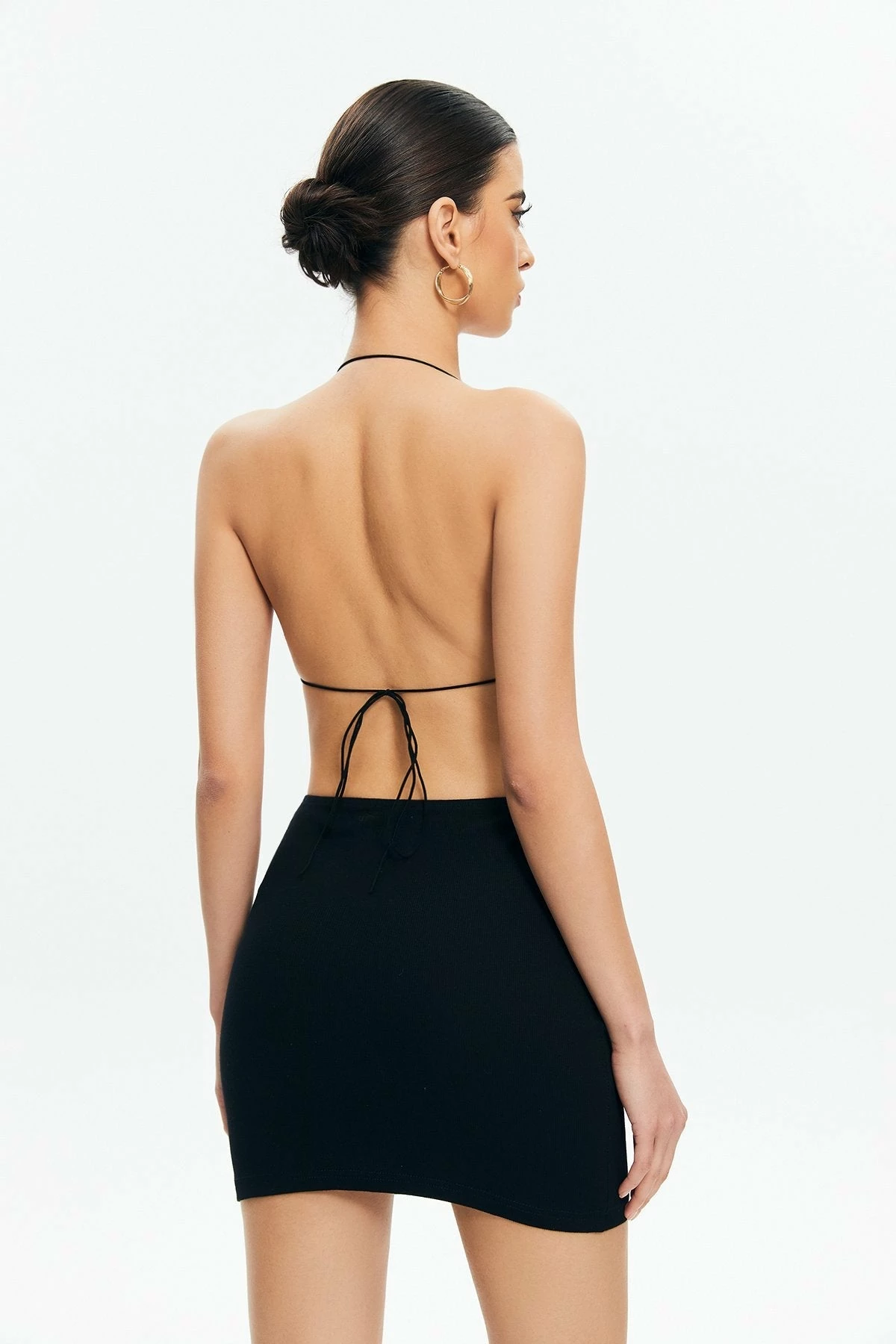 Solado O-Ring Detail Backless Crop Top & High Waist Solid Skirt Set 2 Solado O-Ring Detail Backless Crop Top & High Waist Solid Skirt Set - Image 2